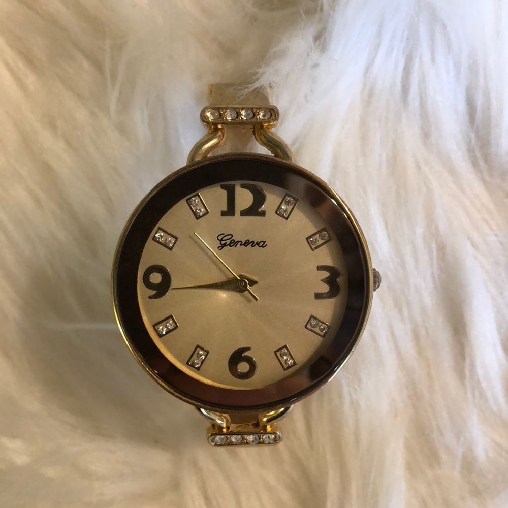 5 Geneva Ladies Watches Need Batteries - Picture 11 of 16